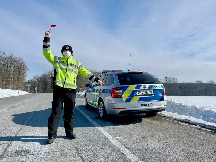 3 policie