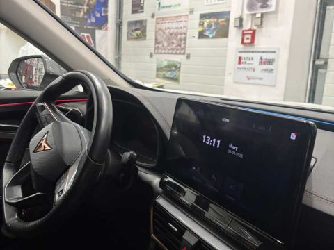 Montaz Zaznamovych Kamer Thinkware Q200 Cupra Formentor 2