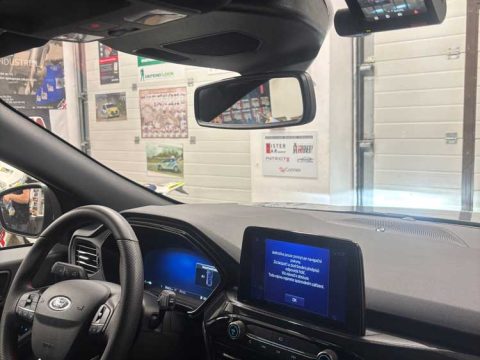 Montaz Zaznamove Kamery Mio Mivue 955w Dual Ford Kuga 2