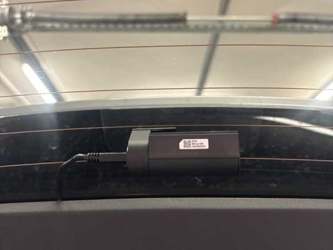 Montáž záznamové kamery MIO MiVue 955W Dual (přední-zadní) do vozu Ford Kuga